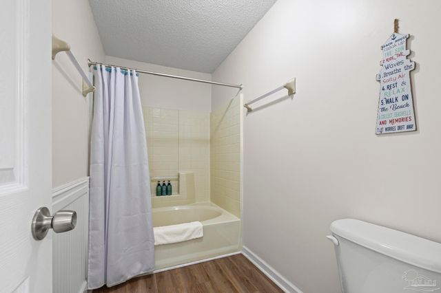 1601 Kauai Ct, Gulf Breeze, FL 32563