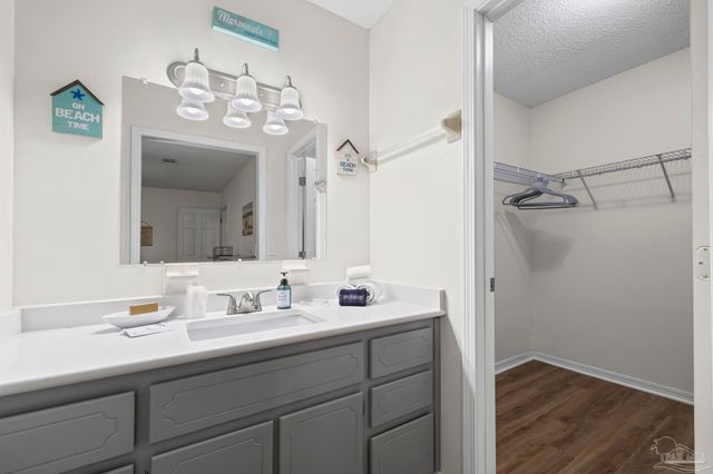 1601 Kauai Ct, Gulf Breeze, FL 32563