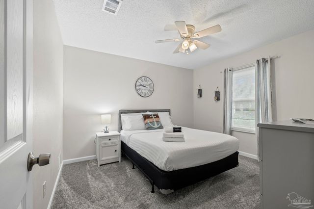 1601 Kauai Ct, Gulf Breeze, FL 32563