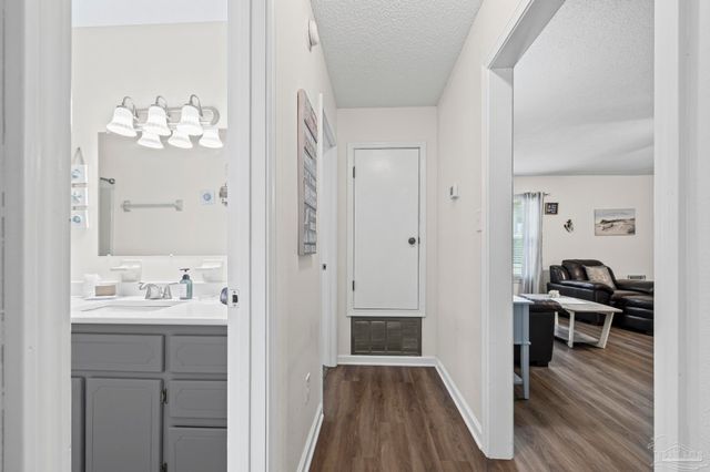 1601 Kauai Ct, Gulf Breeze, FL 32563