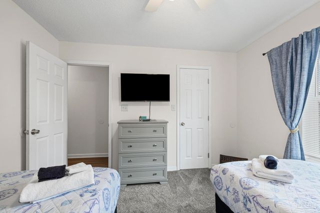 1601 Kauai Ct, Gulf Breeze, FL 32563