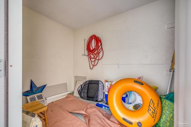 1601 Kauai Ct, Gulf Breeze, FL 32563