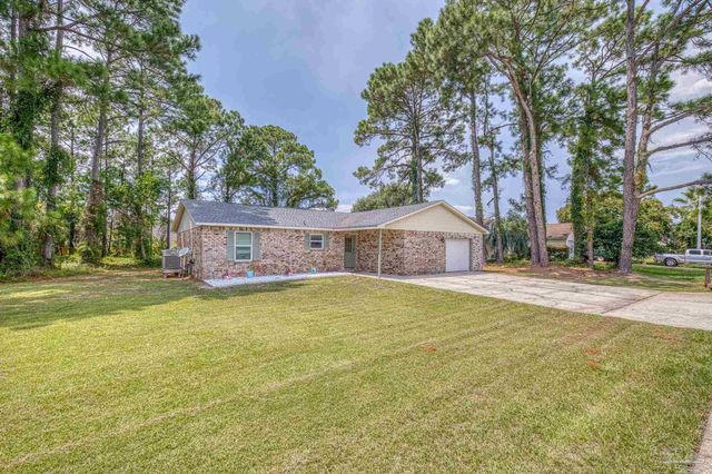 1601 Kauai Ct, Gulf Breeze, FL 32563