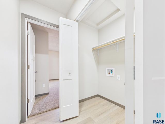 915 Birch St Street, Harrisburg, SD 57032