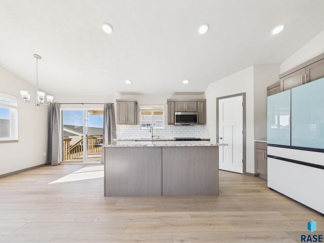 915 Birch St Street, Harrisburg, SD 57032