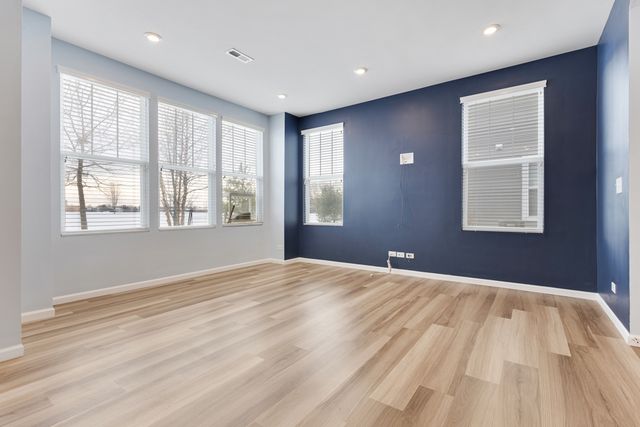 573 Watercress Drive, Aurora, IL 60504