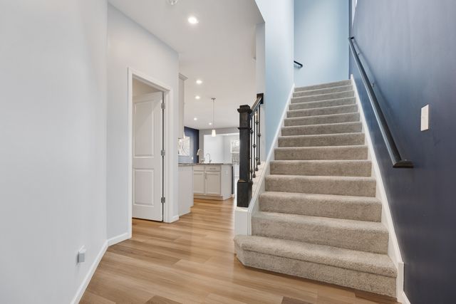 573 Watercress Drive, Aurora, IL 60504