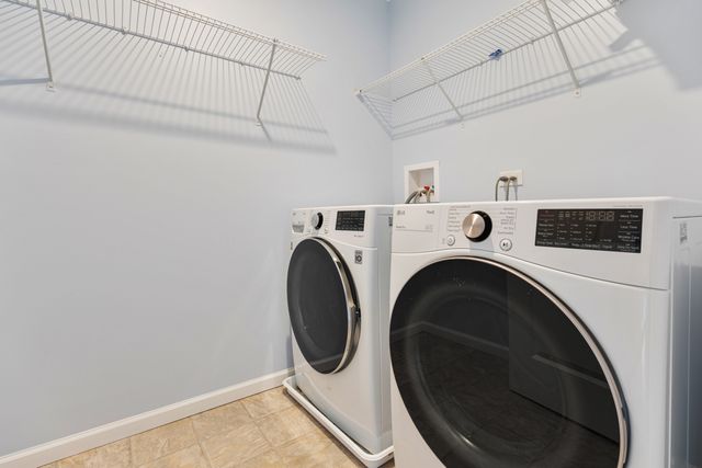 573 Watercress Drive, Aurora, IL 60504