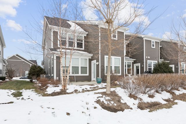 573 Watercress Drive, Aurora, IL 60504