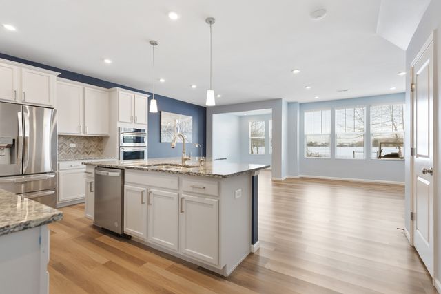 573 Watercress Drive, Aurora, IL 60504