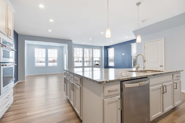 573 Watercress Drive, Aurora, IL 60504