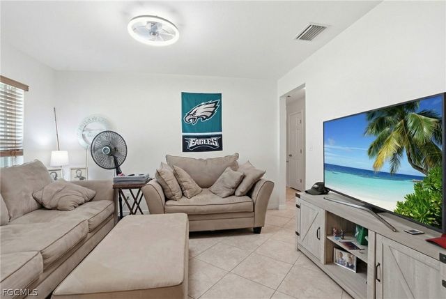 3310 NW 5th TER, Cape Coral, FL 33993