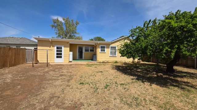 2403 38th Street, Lubbock, TX 79412