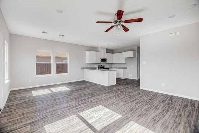1093 Road 5102, Cleveland, TX 77327