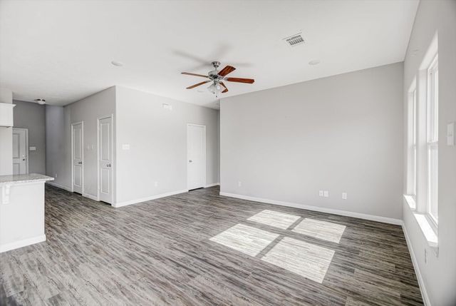 1093 Road 5102, Cleveland, TX 77327