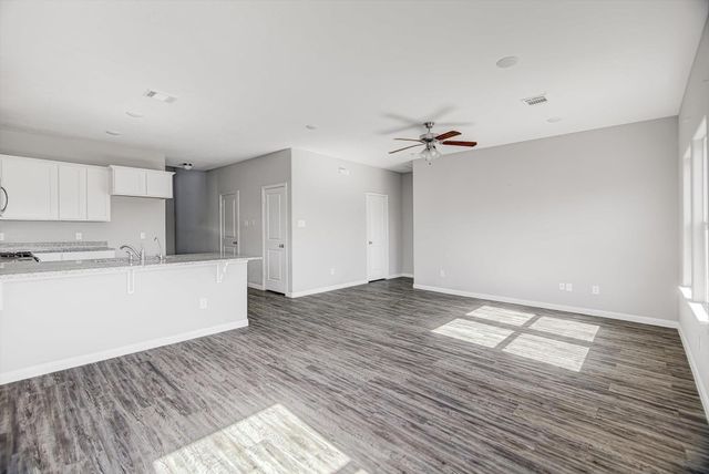1093 Road 5102, Cleveland, TX 77327
