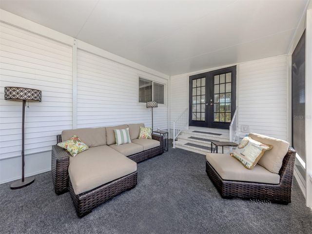 1002 JOLANDA CIRCLE, Venice, FL 34285