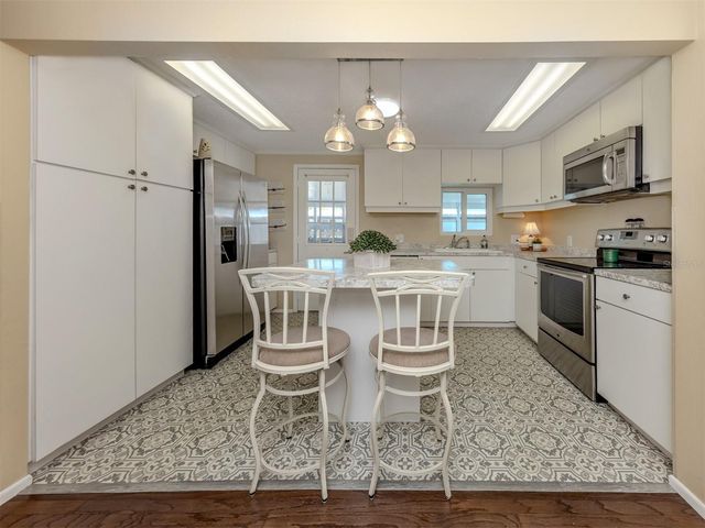 1002 JOLANDA CIRCLE, Venice, FL 34285