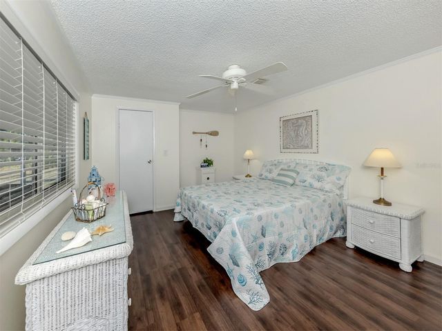 1002 JOLANDA CIRCLE, Venice, FL 34285