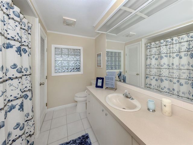 1002 JOLANDA CIRCLE, Venice, FL 34285
