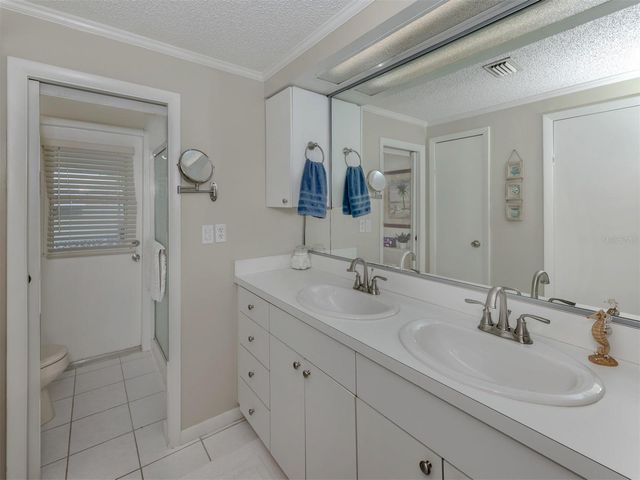 1002 JOLANDA CIRCLE, Venice, FL 34285