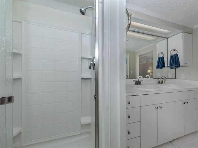 1002 JOLANDA CIRCLE, Venice, FL 34285