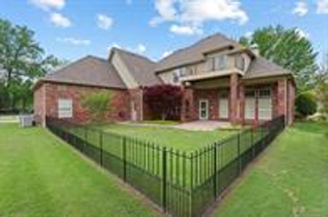 213 Ashton Drive, Broken Arrow, OK 74014