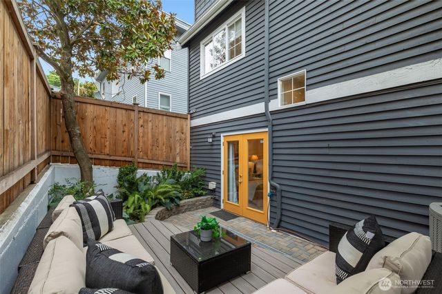 620 Lake Washington Boulevard E, Seattle, WA 98112