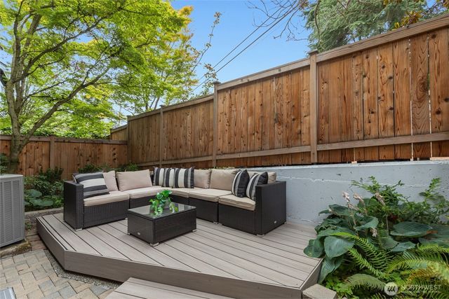 620 Lake Washington Boulevard E, Seattle, WA 98112