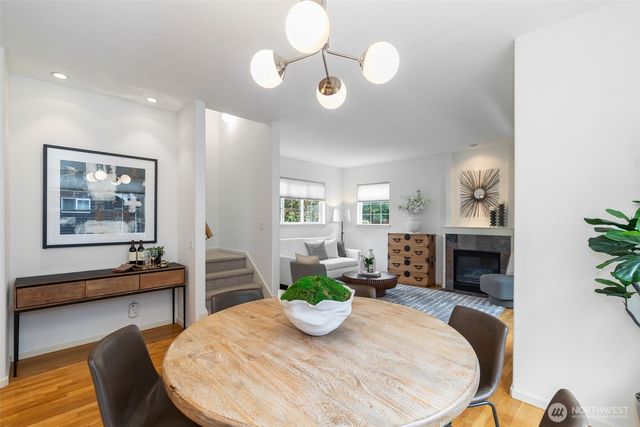 620 Lake Washington Boulevard E, Seattle, WA 98112
