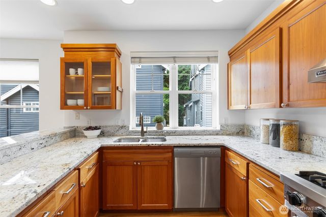 620 Lake Washington Boulevard E, Seattle, WA 98112
