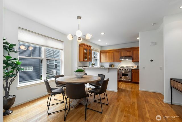 620 Lake Washington Boulevard E, Seattle, WA 98112