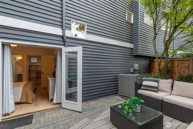 620 Lake Washington Boulevard E, Seattle, WA 98112