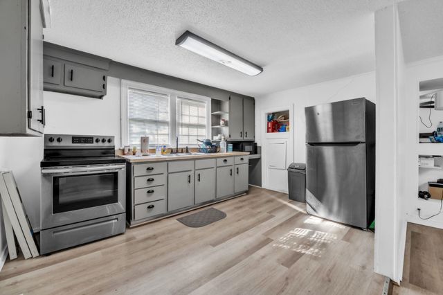 211 California Avenue, Spartanburg, SC 29303