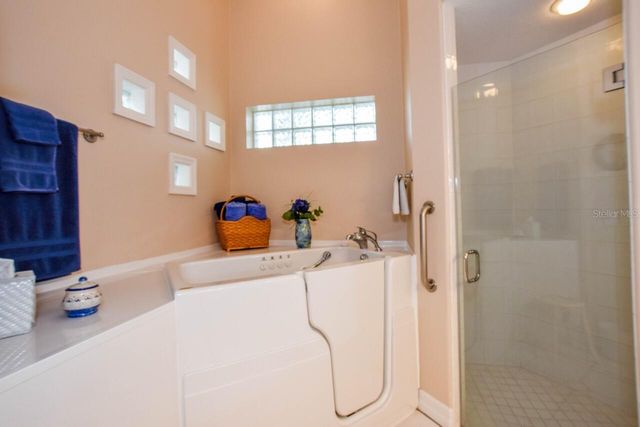 657 CROSSFIELD CIRCLE 6, Venice, FL 34293