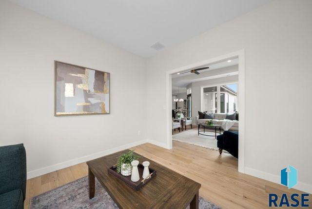 5917 E Rush St Street, Sioux Falls, SD 57110