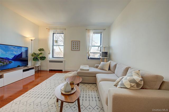 167-10 Crocheron Avenue 3L, Flushing, NY 11358