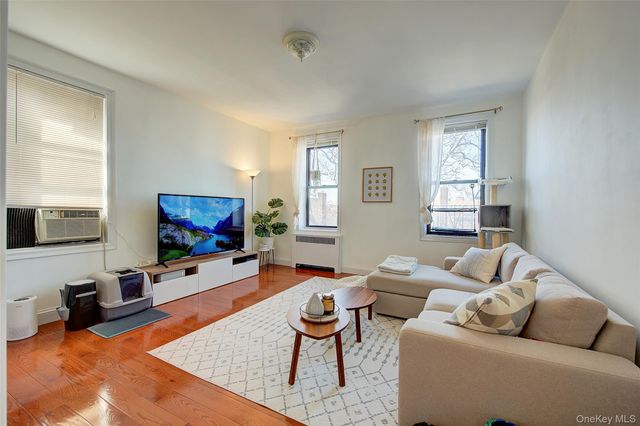 167-10 Crocheron Avenue 3L, Flushing, NY 11358