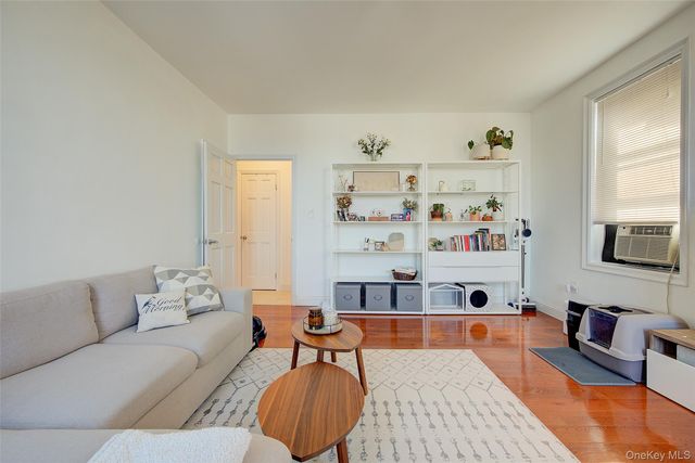167-10 Crocheron Avenue 3L, Flushing, NY 11358