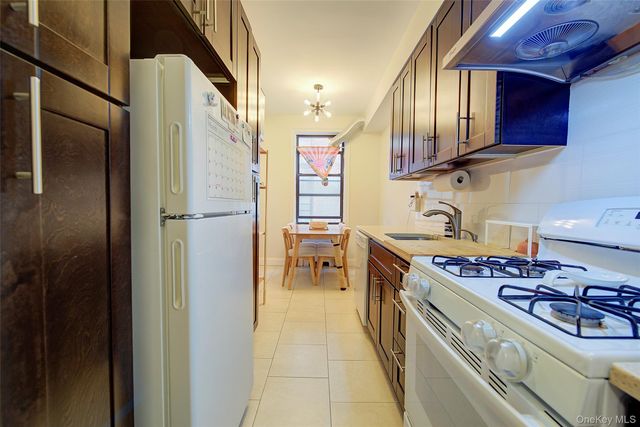 167-10 Crocheron Avenue 3L, Flushing, NY 11358