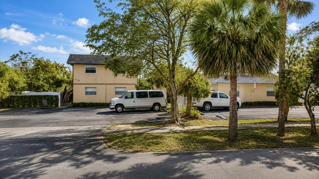 211 S Swinton Avenue, Delray Beach, FL 33444