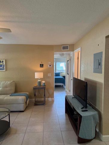 211 S Swinton Avenue, Delray Beach, FL 33444
