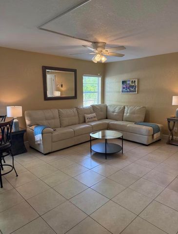 211 S Swinton Avenue, Delray Beach, FL 33444