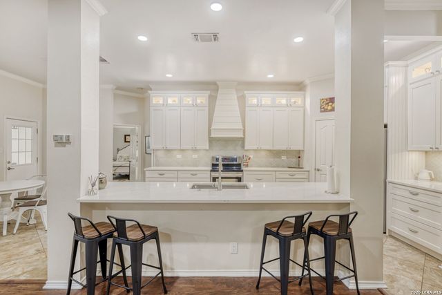 944 Blue Forest Drive, Schertz, TX 78154