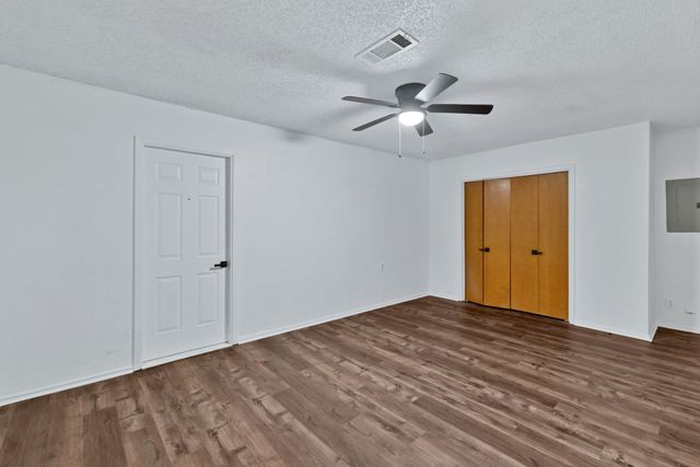 1024 Eunice Street, Hurst, TX 76053