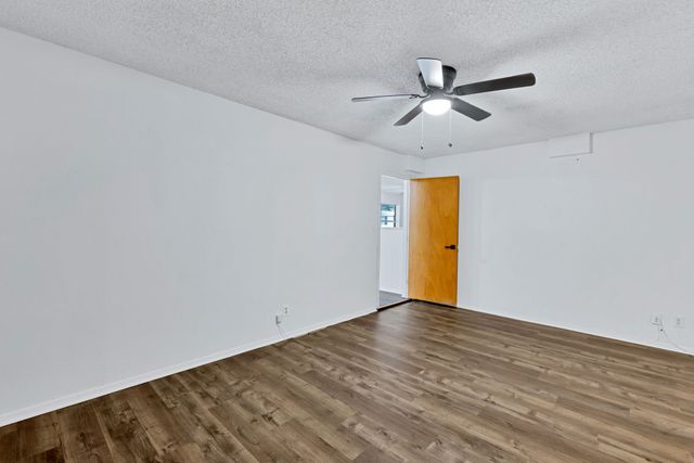 1024 Eunice Street, Hurst, TX 76053