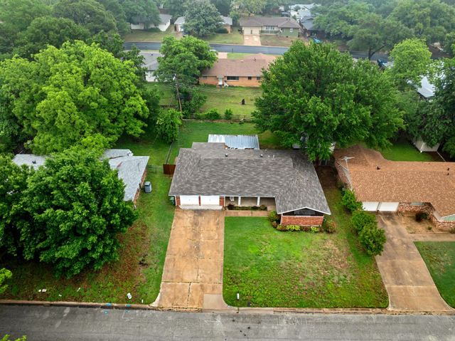 1024 Eunice Street, Hurst, TX 76053