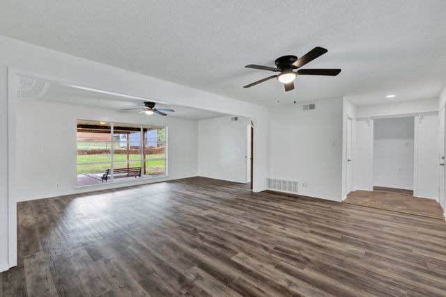 1024 Eunice Street, Hurst, TX 76053