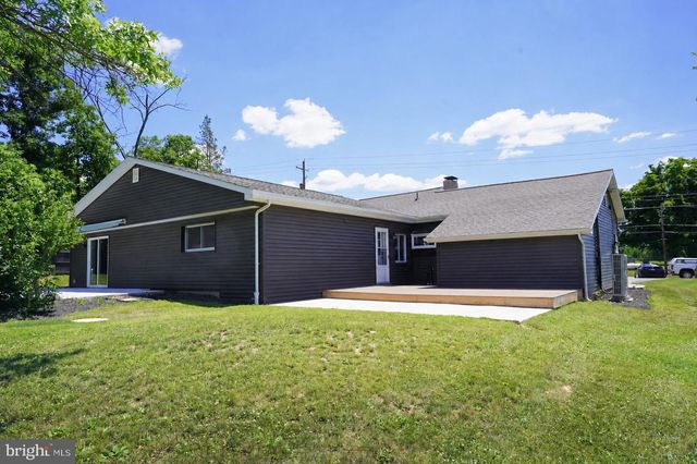 1465 FAIRFIELD RD, Gettysburg, PA 17325