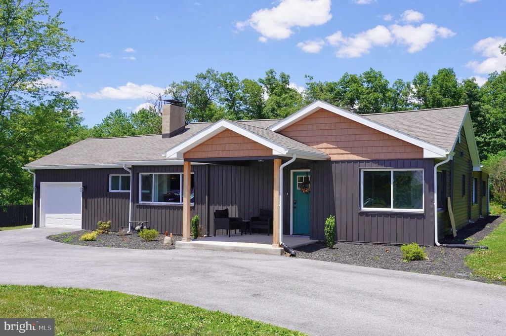1465 FAIRFIELD RD, Gettysburg, PA 17325